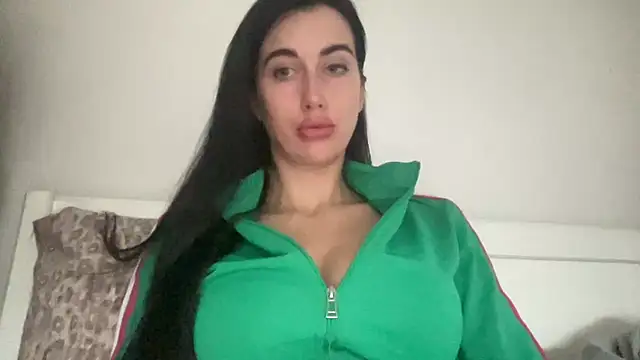 Snapshot of Talyo19 chatting on 11/12/25, 12:31 Talyo19 online show from 11/12/25, 12:31