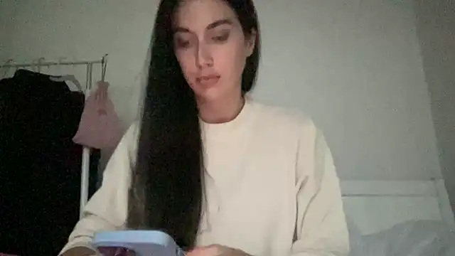 Snapshot of Talyo19 chatting on 10/06/25, 02:51 Talyo19 online show from 10/06/25, 02:51