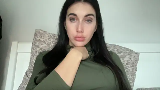 Snapshot of Talyo19 chatting on 10/31/25, 02:24 Talyo19 online show from 10/31/25, 02:24