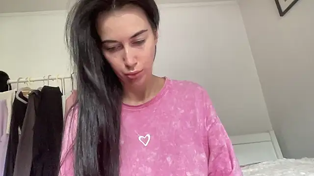 Snapshot of Talyo19 chatting on 10/12/25, 09:21 Talyo19 online show from 10/12/25, 09:21