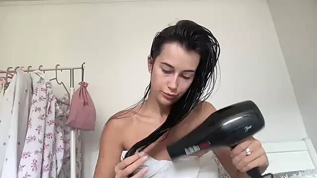 Snapshot of Talyo19 chatting on 09/10/25, 09:41 Talyo19 online show from 09/10/25, 09:41