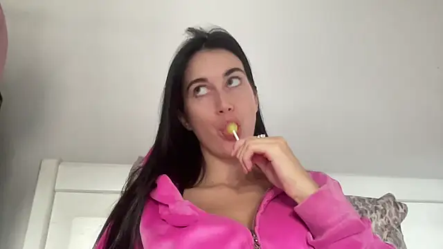 Snapshot of Talyo19 chatting on 10/27/25, 12:50 Talyo19 online show from 10/27/25, 12:50