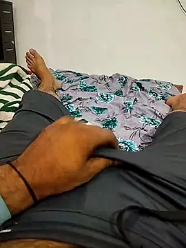 Dickdelhi online show from 10/08/25, 02:13