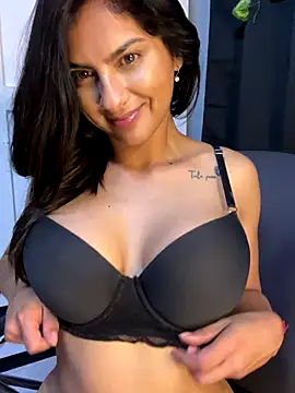 chicachocolate01 online show from 11/15/25, 05:55