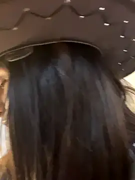 chicachocolate01 online show from 10/30/25, 02:10