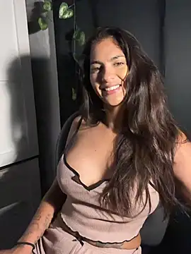 chicachocolate01 online show from 01/12/26, 06:58