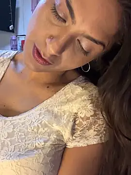 chicachocolate01 online show from 09/28/25, 02:07