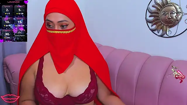 Aisha Malek online show from 10/17/25, 07:37