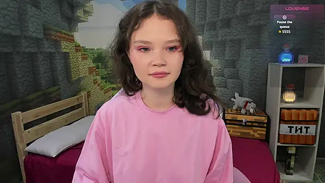 EmilyChaves online show from 09/28/25, 03:41