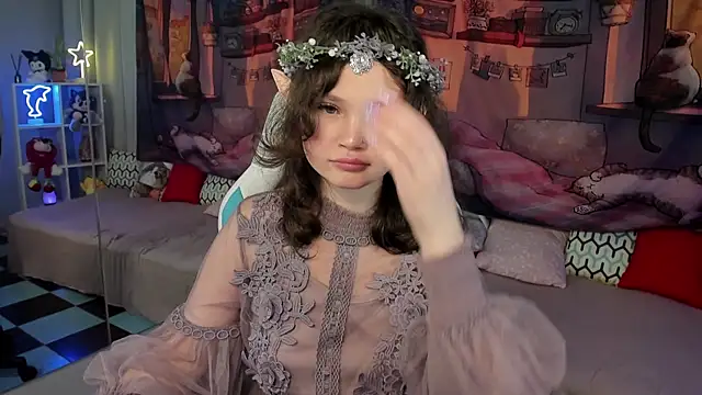 EmilyChaves online show from 10/29/25, 06:29