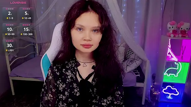 EmilyChaves online show from 04/27/26, 06:44