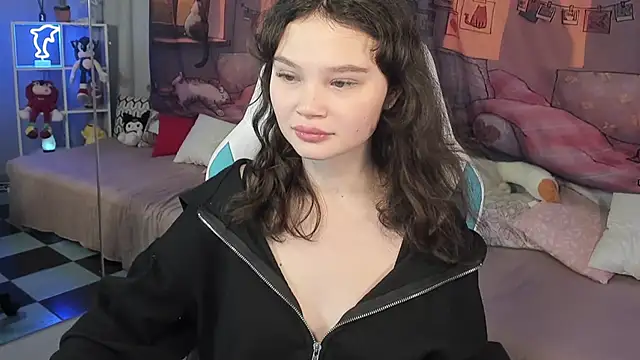 EmilyChaves online show from 11/25/25, 06:08