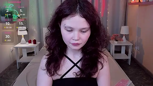 EmilyChaves online show from 06/11/26, 10:12