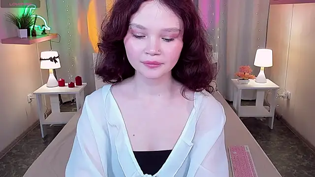 EmilyChaves online show from 06/03/26, 08:15