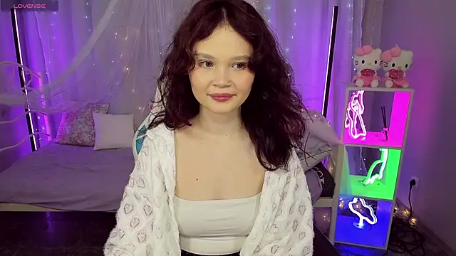 EmilyChaves online show from 05/25/26, 07:18