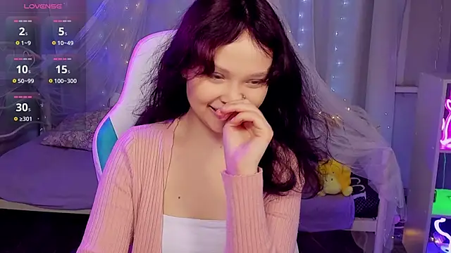EmilyChaves online show from 04/15/26, 07:36