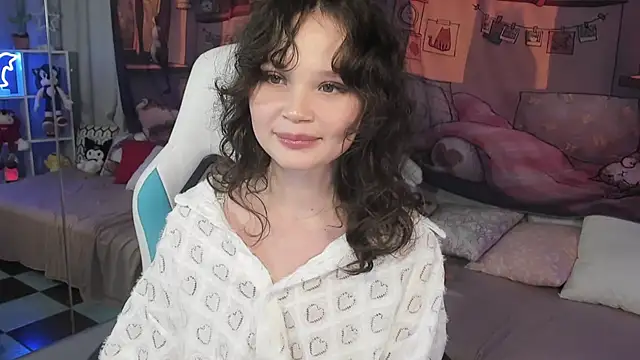 EmilyChaves online show from 11/22/25, 04:50