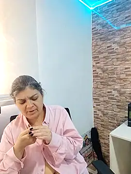 queemking online show from 02/09/26, 07:12