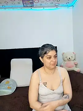 queemking online show from 02/03/26, 08:36