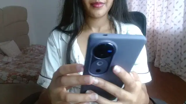 Snapshot of Mini_Meera chatting on 09/10/25, 03:49 Mini Meera online show from 09/10/25, 03:49