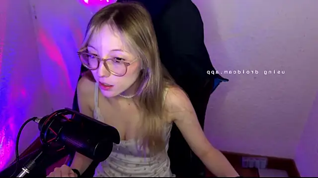 ReenKitty online show from 05/05/26, 04:15