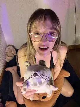 ReenKitty online show from 06/12/26, 04:21
