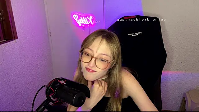 ReenKitty online show from 05/21/26, 04:21