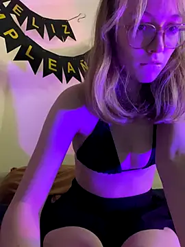 ReenKitty online show from 09/19/25, 05:00