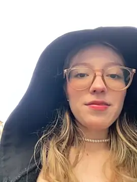 ReenKitty online show from 10/25/25, 09:59