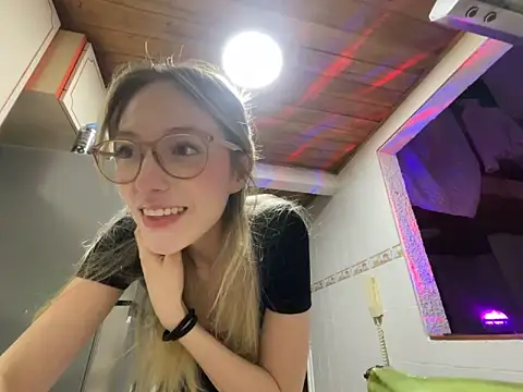 ReenKitty online show from 04/19/26, 03:18