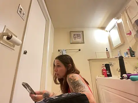 YoMomma-xoxo13 online show from 12/23/25, 12:33