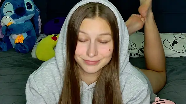 MissEmilyMiller online show from 12/01/25, 06:09