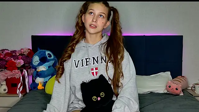 MissEmilyMiller online show from 11/06/25, 05:39