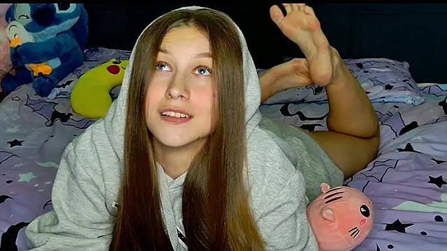 MissEmilyMiller online show from 11/17/25, 06:23