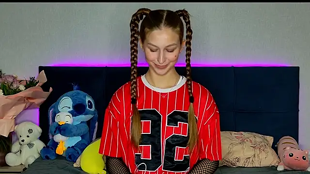 MissEmilyMiller online show from 10/21/25, 05:12