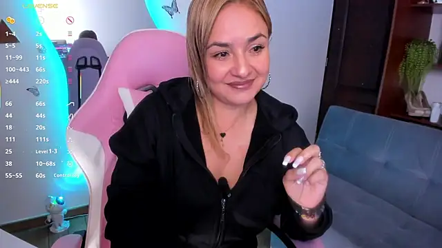 Snapshot of luciamature_ chatting on 01/08/26, 09:32 luciamature online show from 01/08/26, 09:32