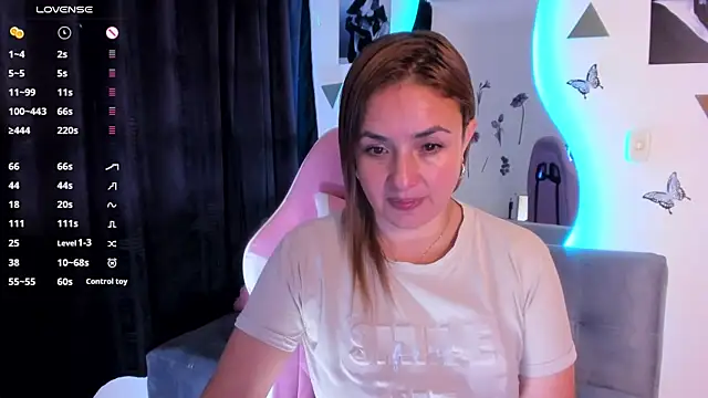 luciamature  online show from 11/09/25, 07:07