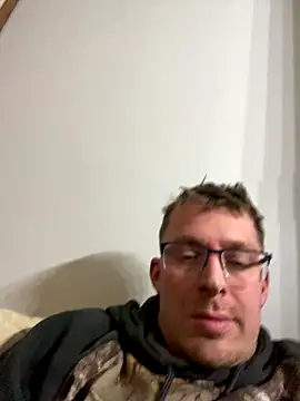 Snapshot of jungleking_88 chatting on 12/18/25, 11:41 jungleking 88 online show from 12/18/25, 11:41