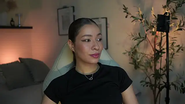 Snapshot of isabella-garcia- chatting on 07/15/26, 01:34 isabella-garcia- online show from 07/15/26, 01:34