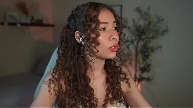 Snapshot of isabella-garcia- chatting on 04/01/26, 09:01 isabella-garcia- online show from 04/01/26, 09:01