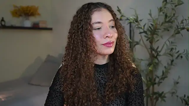 Snapshot of isabella-garcia- chatting on 05/27/26, 01:15 isabella-garcia- online show from 05/27/26, 01:15