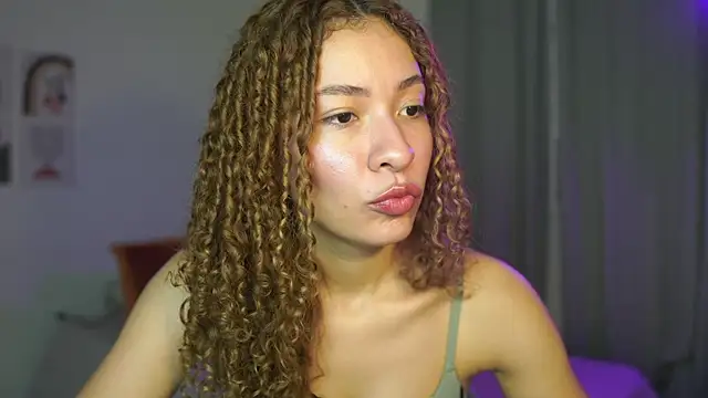 Snapshot of isabella-garcia- chatting on 09/20/25, 12:48 isabella-garcia- online show from 09/20/25, 12:48