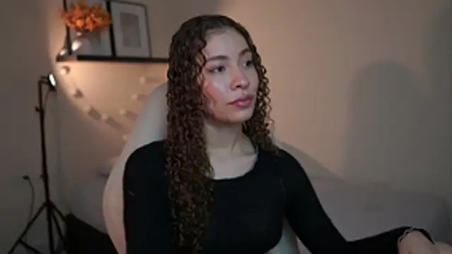 Snapshot of isabella-garcia- chatting on 02/11/26, 02:55 isabella-garcia- online show from 02/11/26, 02:55