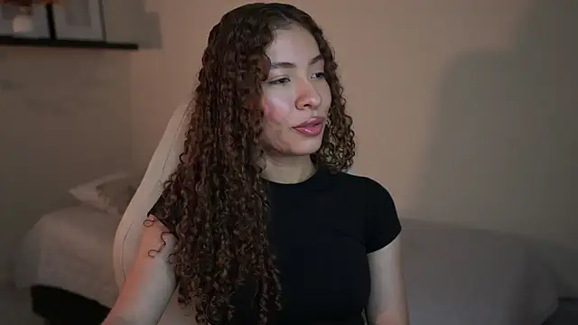 Snapshot of isabella-garcia- chatting on 02/10/26, 01:48 isabella-garcia- online show from 02/10/26, 01:48