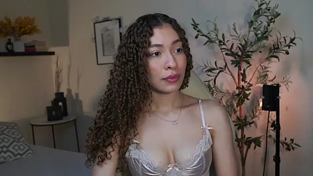 Snapshot of isabella-garcia- chatting on 07/01/26, 01:50 isabella-garcia- online show from 07/01/26, 01:50
