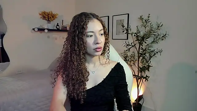 Snapshot of isabella-garcia- chatting on 04/05/26, 08:48 isabella-garcia- online show from 04/05/26, 08:48