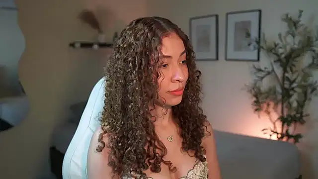 Snapshot of isabella-garcia- chatting on 03/19/26, 02:22 isabella-garcia- online show from 03/19/26, 02:22