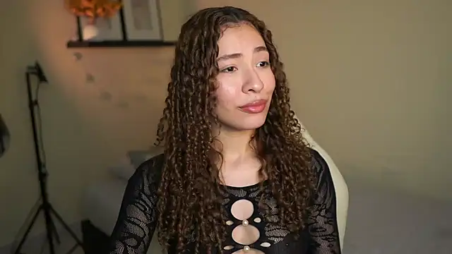 Snapshot of isabella-garcia- chatting on 02/24/26, 01:06 isabella-garcia- online show from 02/24/26, 01:06