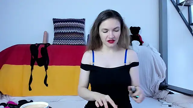 Katherine Twilight online show from 03/09/25, 07:23