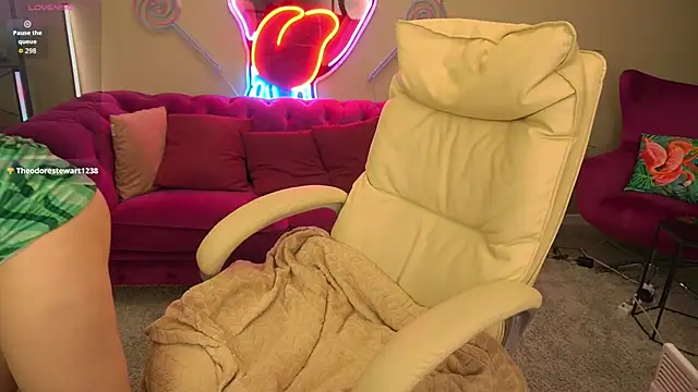 BellaLaPetit online show from 12/03/25, 02:49